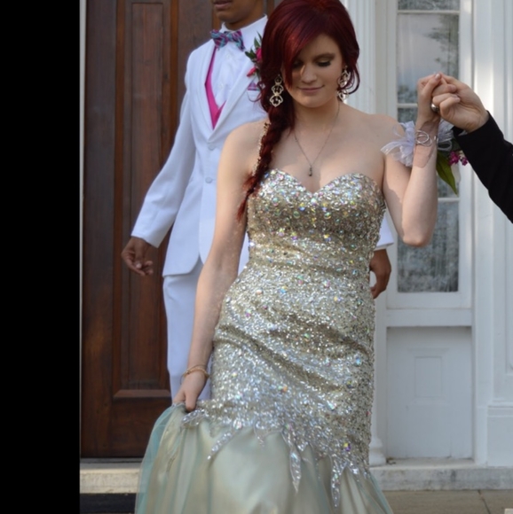 Prom Dress - Picture 3 of 4